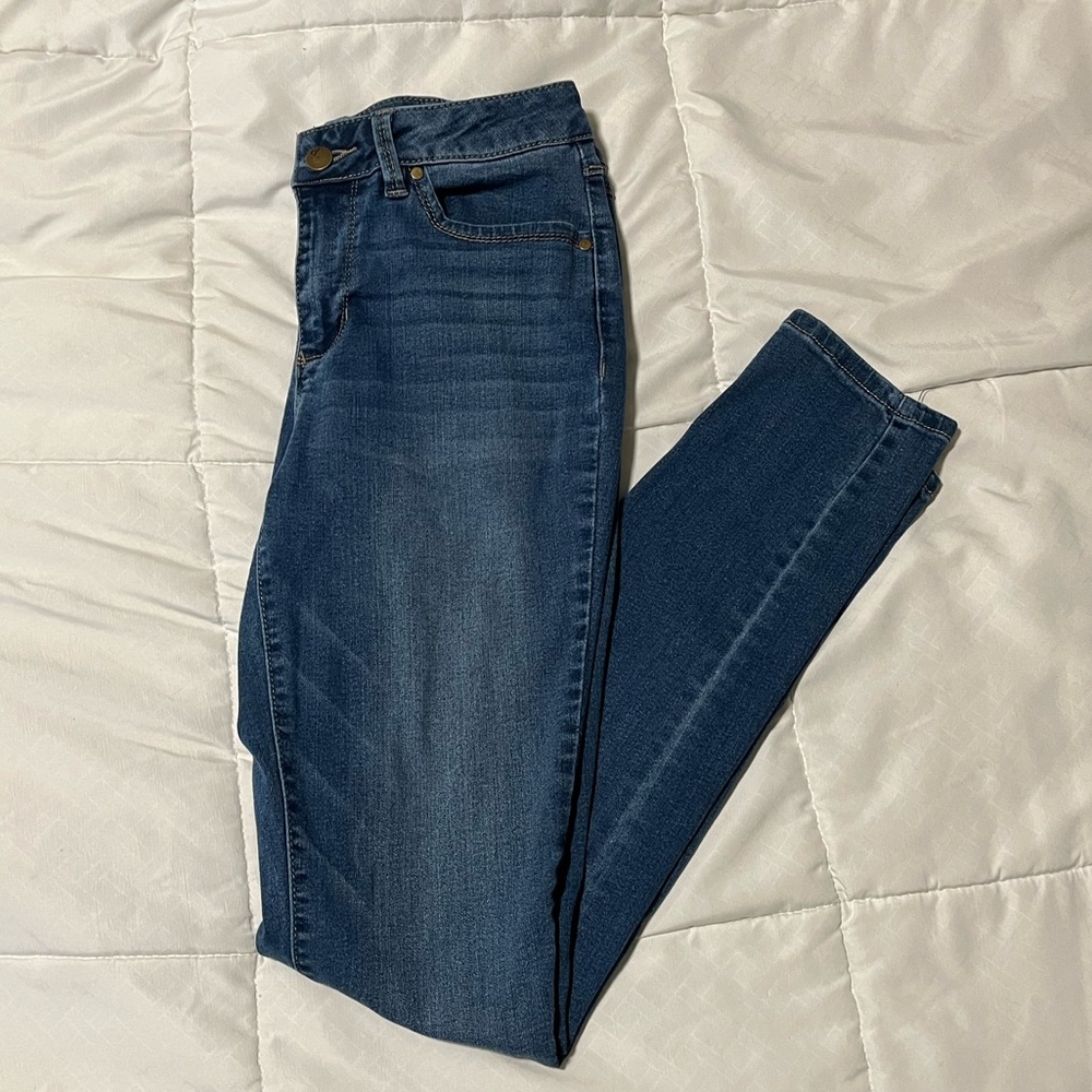 STRETCHY SKINNY JEANS